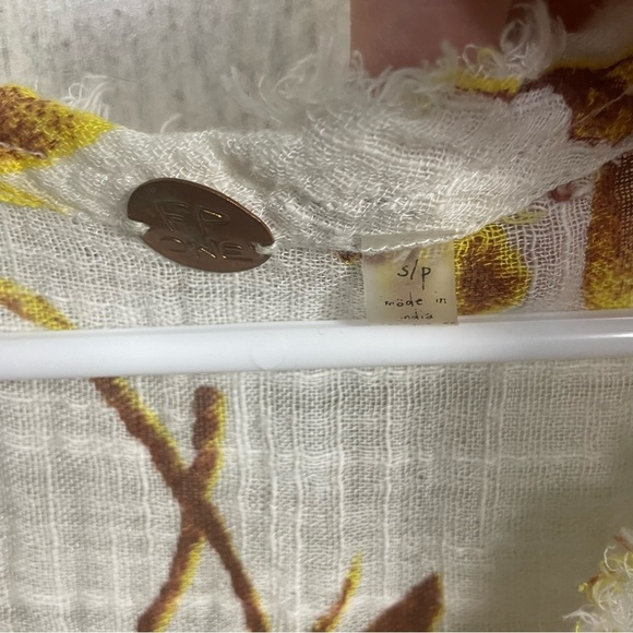 Free People Naya Ruffle Floral Blouse Ivory Short Sleeve Top size S Boho Cottage - Picture 3 of 11